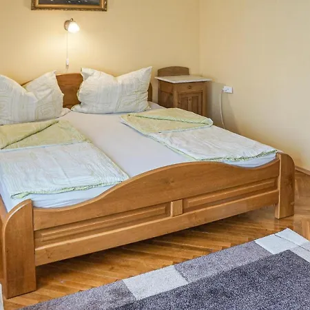 Apartmán Nice In W/ Wifi And 2 Bedrooms Hévíz